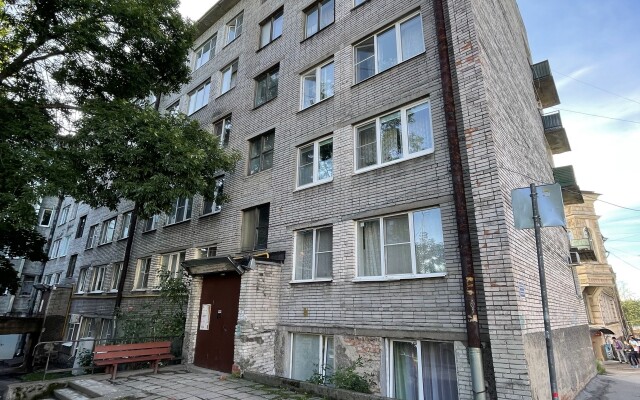 Yuzhny Val 16-1a Flat