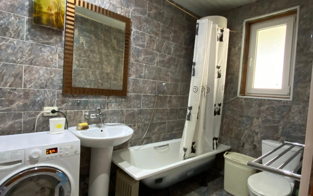 Na Pikhtovom Pereulke 18 Private house