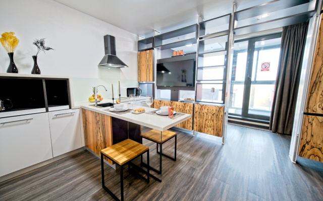 Апартаменты Студия с Балконом и Видом на Город Elite Apartments — фото 2