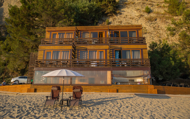 Freedom3 Hotel