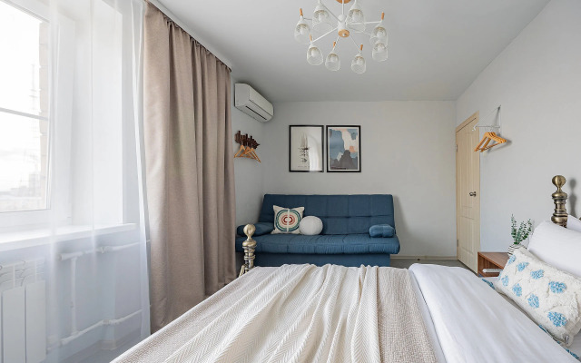 Апартаменты двухкомнатные в самом центре на Большой Покровской 73, Сова-Дом