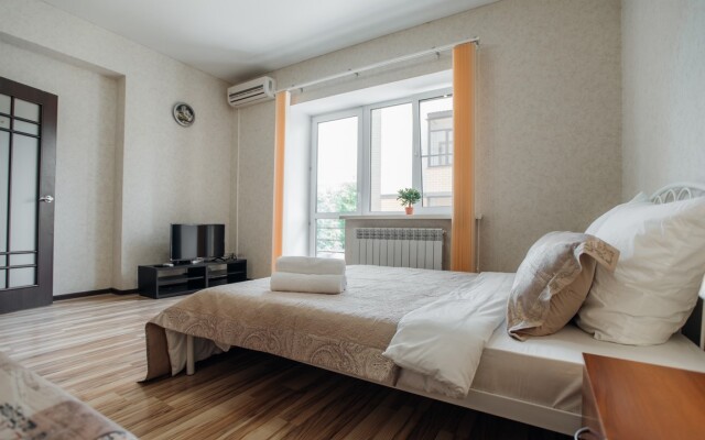 Trekhkomnatnye apartamenty ekonom na 8 spalnykh mest  Apartments
