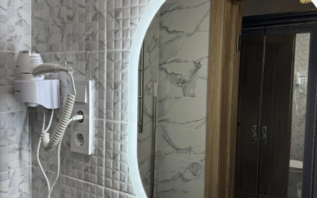 3-Kh Mestnye u Chernogo Morya Lenina 219/5 Apartments
