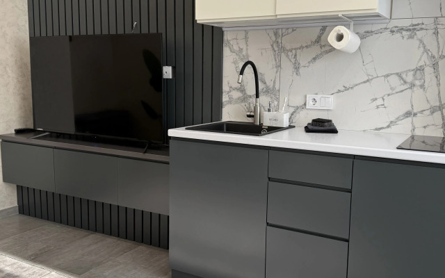 Dizaynerskaya Dvukhkomnatnaya v Tsentre Kurortnoy Zony Flat