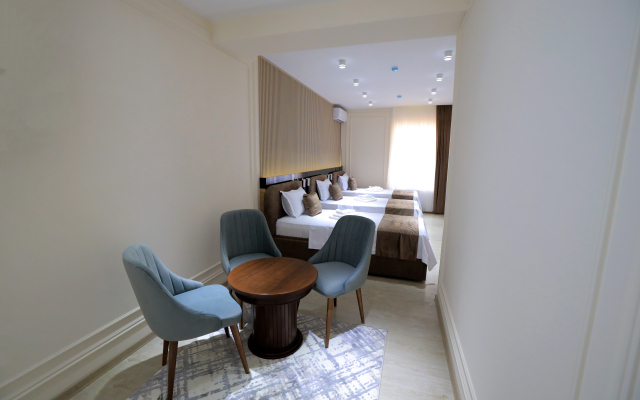 Amir Plaza Hotel