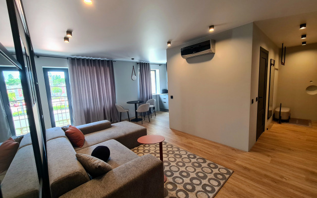 Квартира новая в центре RomanovApart