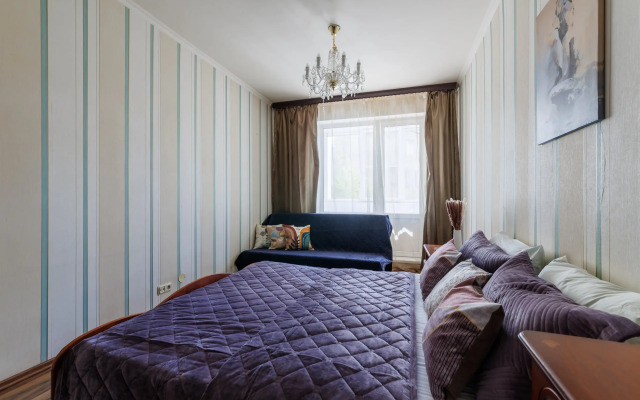 S 3 Spalnyami Na Moiseenko 5 - 8 Chelovek Apartments