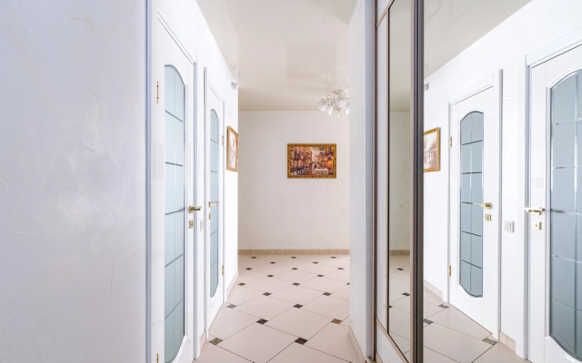 Ulitsa Zeyskaya 283 Flat