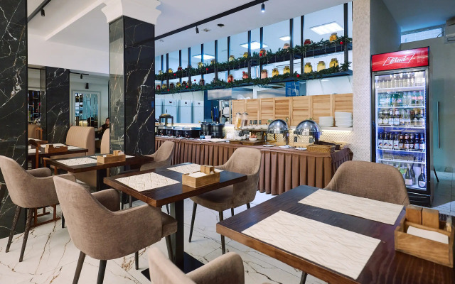 Greys Assara Hotel
