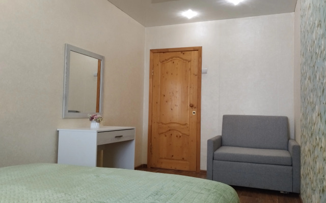 Dvukhkomnatnye Na Komsomolskoy Apartment