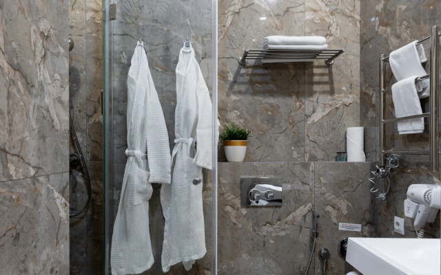 Апартаменты Mirror с красивым видом в Центре Сочи