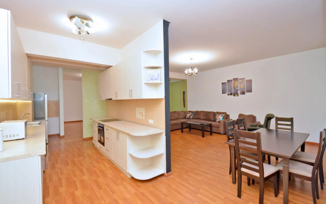 Prostornaya Kvartira na Severnom Prospekte, Hh533 Flat