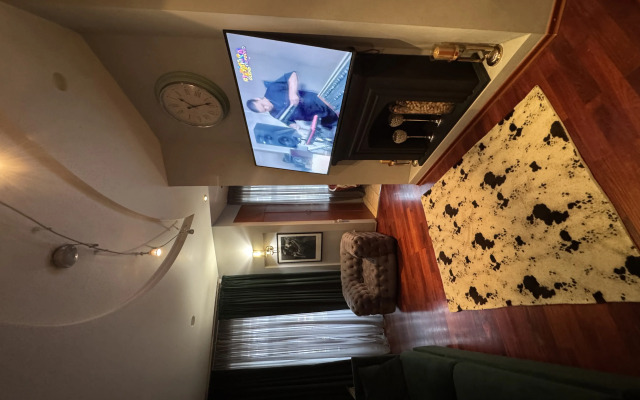 U Kremlya Flat