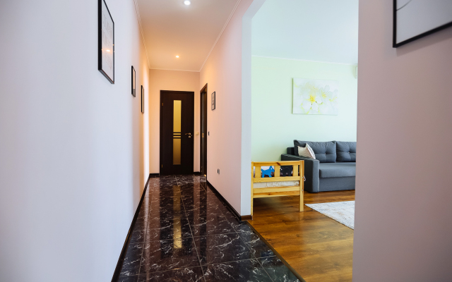 R Line Korolevskij Vorota Flat
