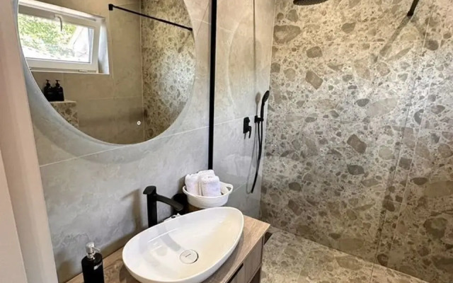 Na Vtorom Etazhe s Balkonom Apartments