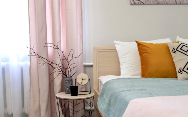 Apartmari V Tsentre U Ozera Apartments