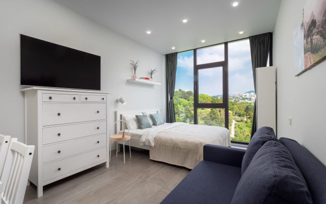 Dizaynerskaya S Vidom Na More I Dendrariy Flat