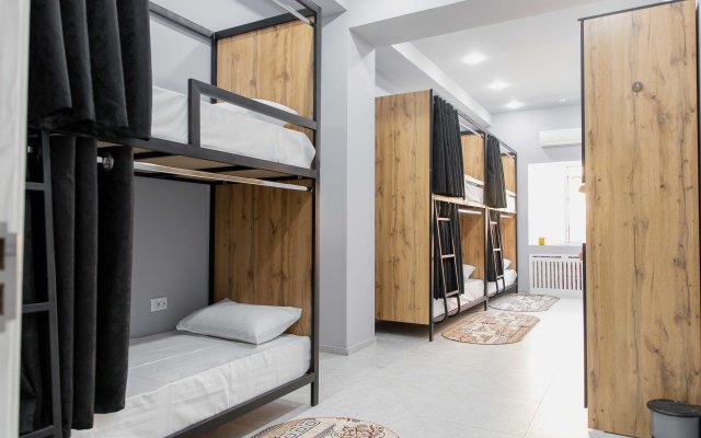 Safarov's Family Hostel
