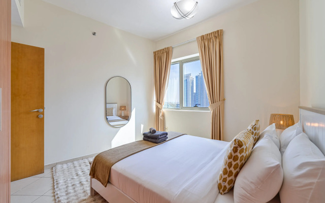 Marcopolo - Lavish 2BR next to Metro & Tram Apartments