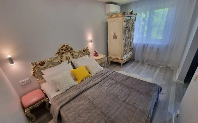 Studiya Mukhina 13 Flat