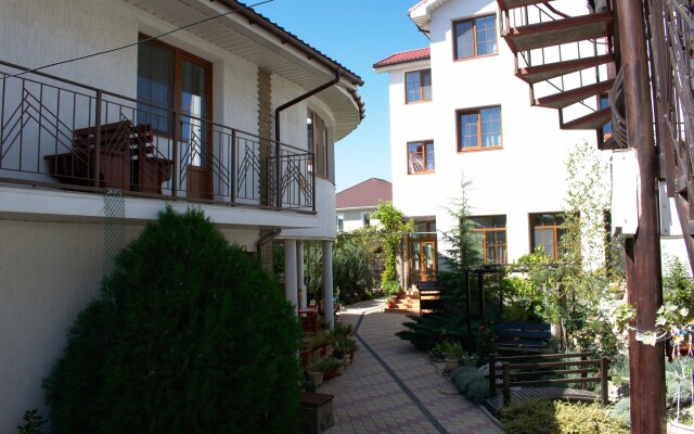 Svetoch Guest House