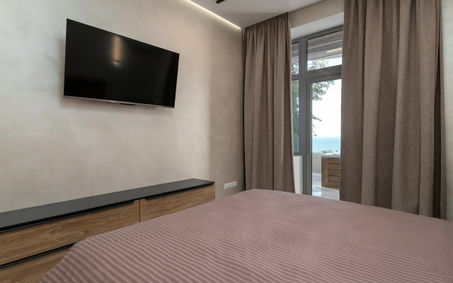 S vidom na more i dzhakuzi Apartments