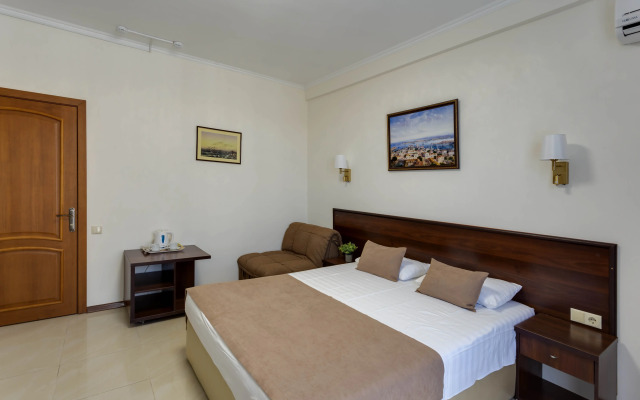 Irina Guest House