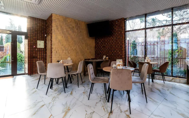 Elitny Apartament v Gostinitse Senator Flat