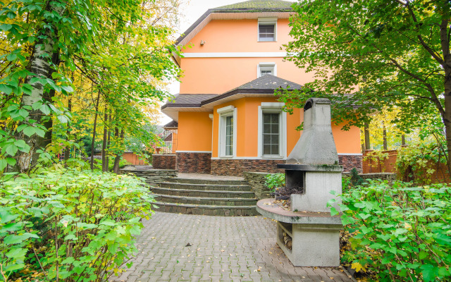 Balashikha. Kalinina d. 1 Private house