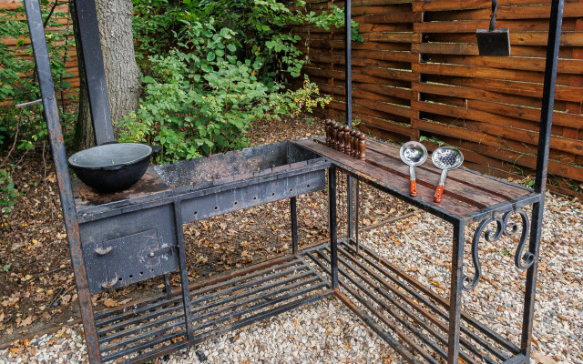 Частный дом А-фрейм в дубовом лесу