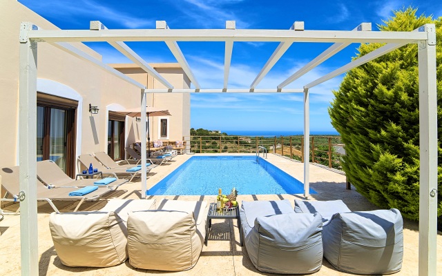 Cretan Sunny Villa Heated Pool