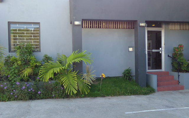 Pogas Suites Hotel