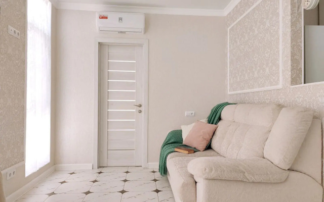 Dvukhkomnatnaya Molodogvardeyskaya 2/95 Flat