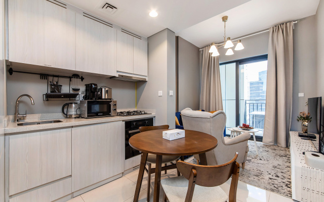Zada Tower 1br with Excellent Dubai Canal View Apartments