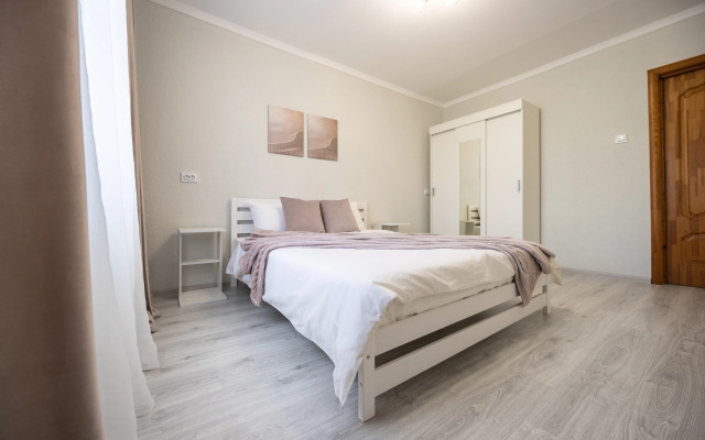 Апартаменты LovelyHome39 Просторная 2-комнатная квартира рядом с поющими фонтанами