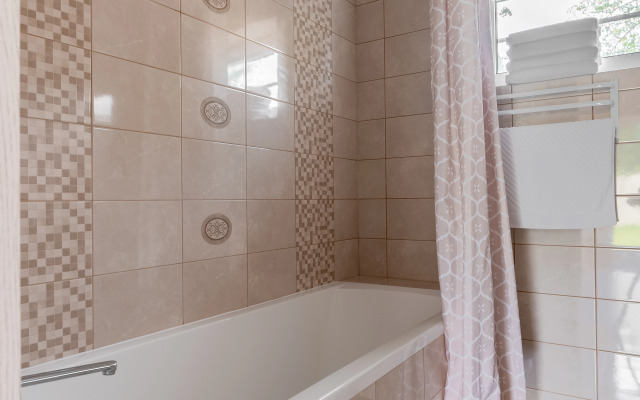 Частный дом Коттедж у озера на Речной