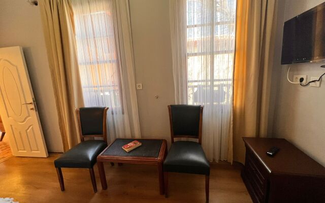 Tarihi Sari Konak Hotel