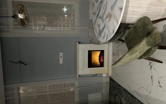 Beaty room Flat