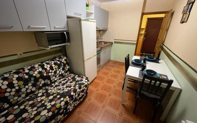 Orekhovy Proyezd 23/1 Apartments