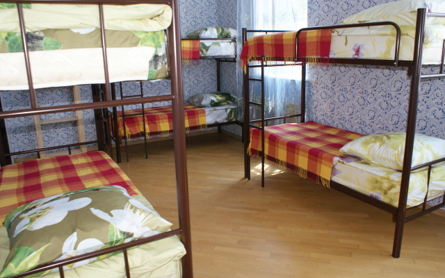 Kutuzova 30 Hostel