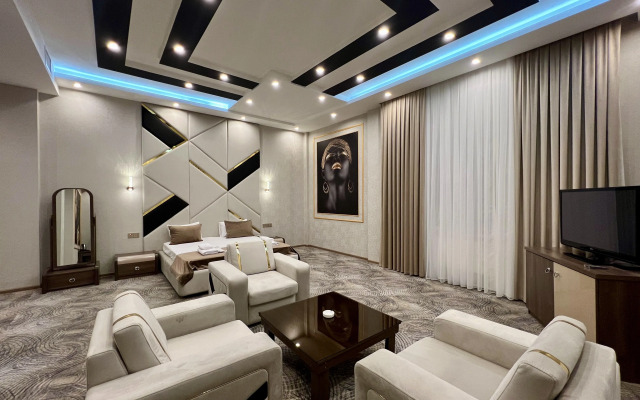 Royal Mansion Hotel