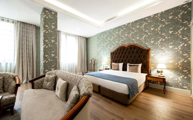 Отель Sapphire Inn