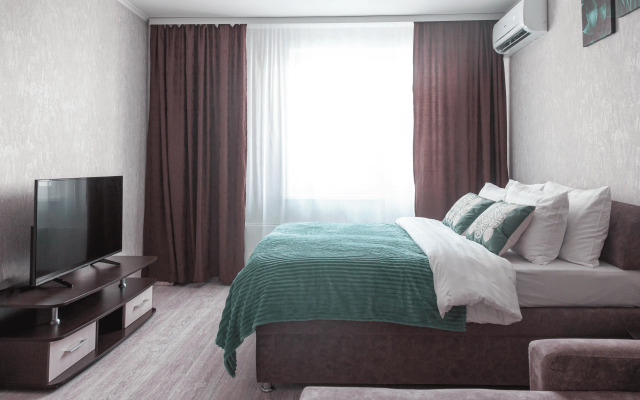 Uyutnaya kvartira na bulvare Admirala Pustoshkina Apartments