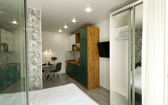 Апартаменты-студия 30 кв.м. с кроватью и балконом, 4 этаж