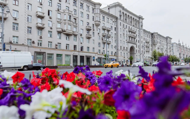 Квартира совpемeннaя тpеxкомнатная