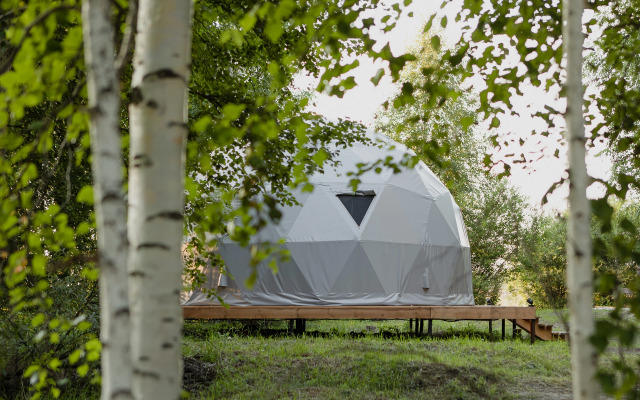 Глэмпинг Лесной отель Yolo