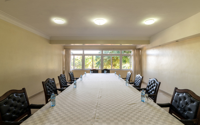 Aggrey  Hotel