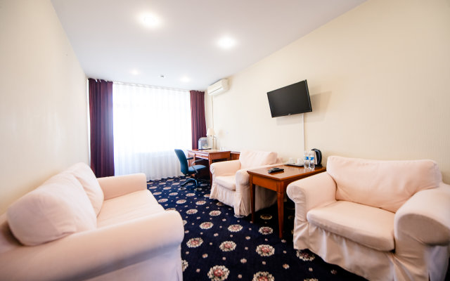 Dis President Hotel
