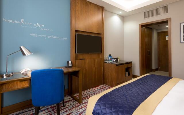 Hotel Radisson Blu Yerevan 5*