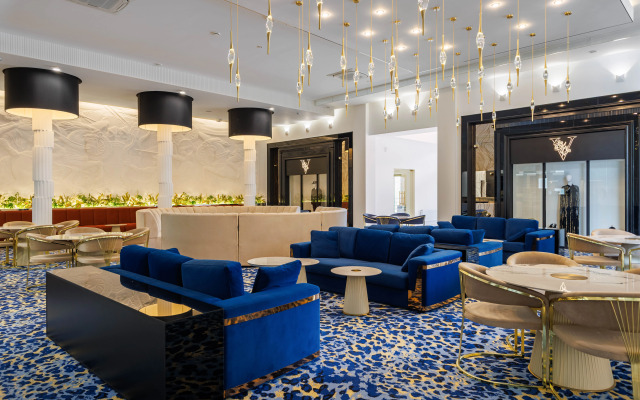 Отель Космос Ла Валли